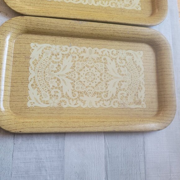 Set Of 2 Vintage Mid-Century Decorative Trays With Floral Lace Design - Picture 2 of 8